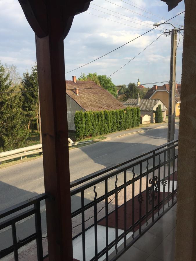 Villa Negra Motel Berzence Εξωτερικό φωτογραφία