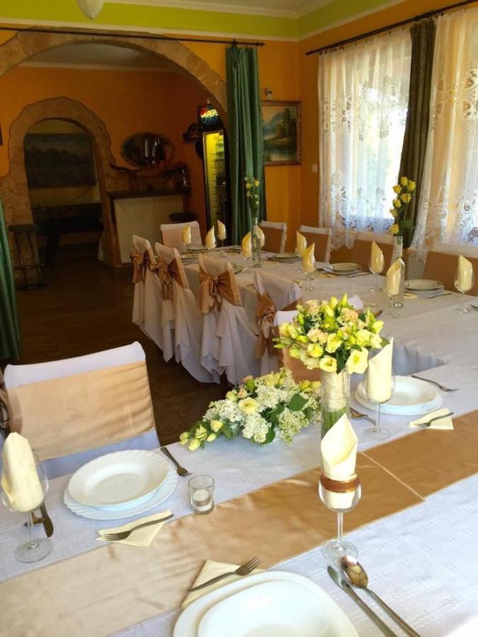Villa Negra Motel Berzence Εξωτερικό φωτογραφία